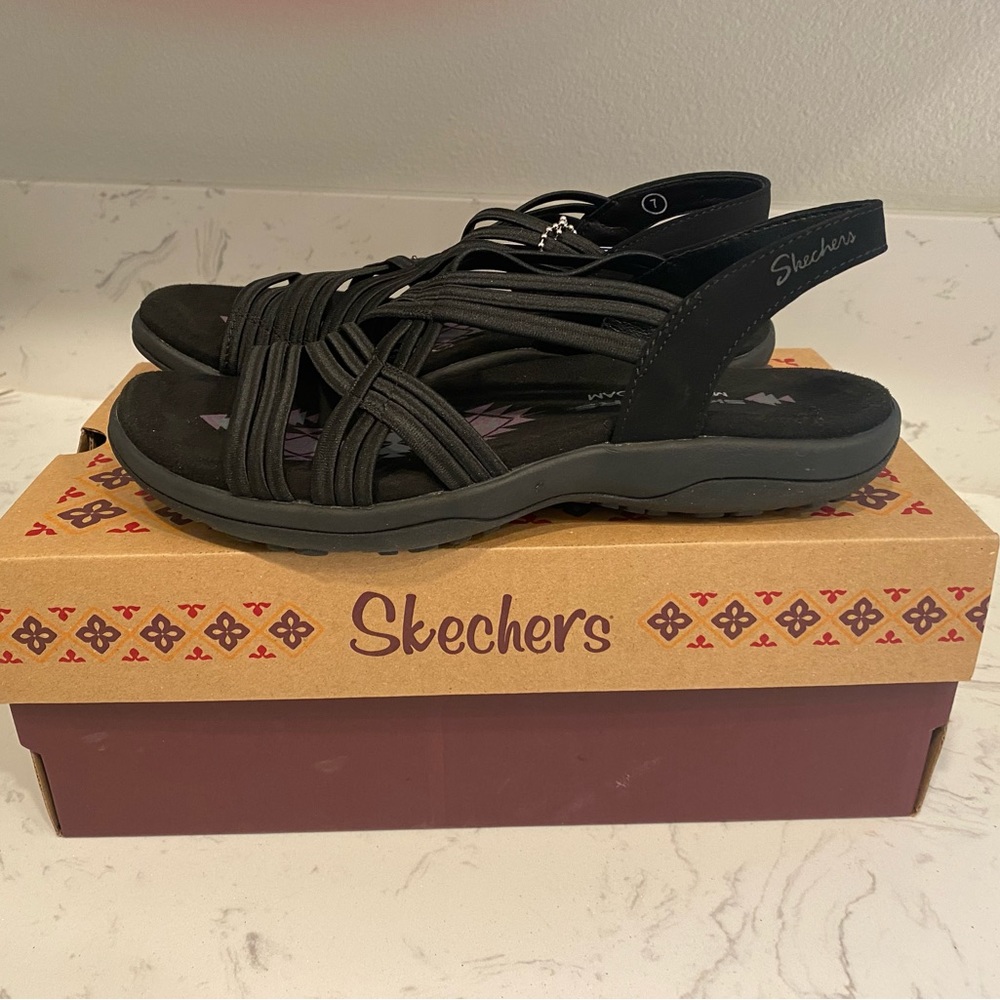 Skechers Sandals Reggae Slim Size 7 Black NIB